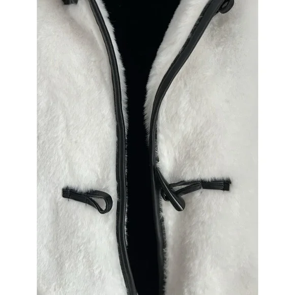 Sabrina Lauren Women's Large Faux Fur Toggle Coat Luxe Look White W/ Black Trim - Picture 2 of 8